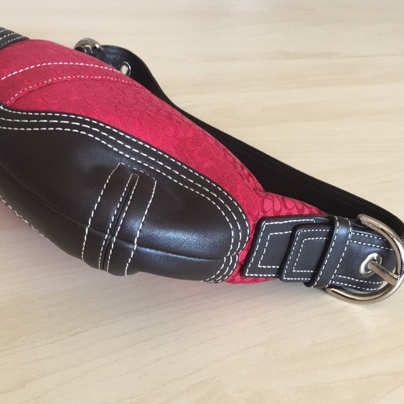 Coach Red Shoulder Bag Signature C’s - Picture 4 of 8